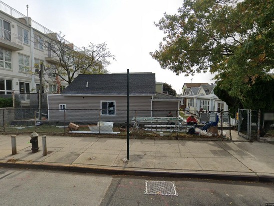 Single-family for Sale Sheepshead Bay, Brooklyn