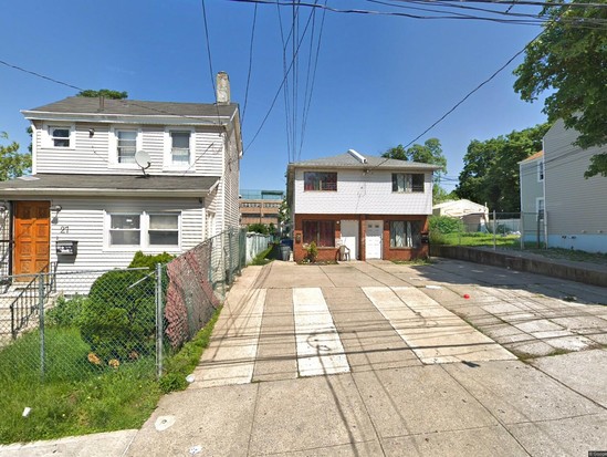 Multi-family for Pre-foreclosure West Brighton, Staten Island