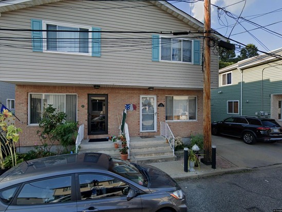 Single-family for Pre-foreclosure Eltingville, Staten Island