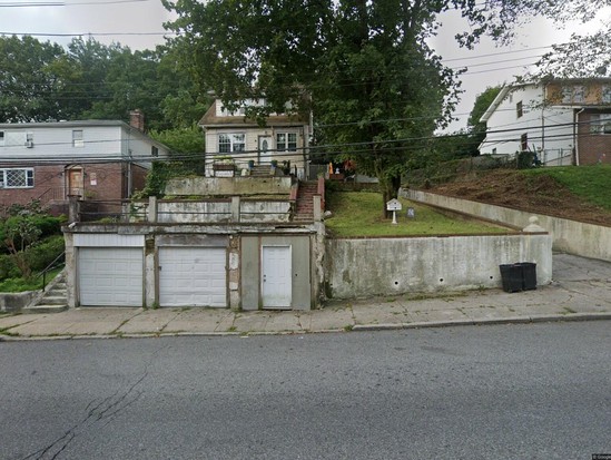 Single-family for Pre-foreclosure / auction Tompkinsville, Staten Island