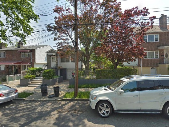 Single-family for Pre-foreclosure / auction Laconia, Bronx