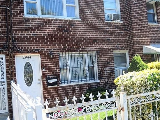 Multi-family for Sale Baychester, Bronx