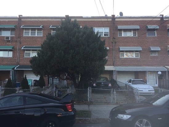 Single-family for Pre-foreclosure / auction Baychester, Bronx