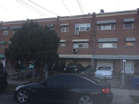 Home for Pre-foreclosure / auction Baychester, Bronx