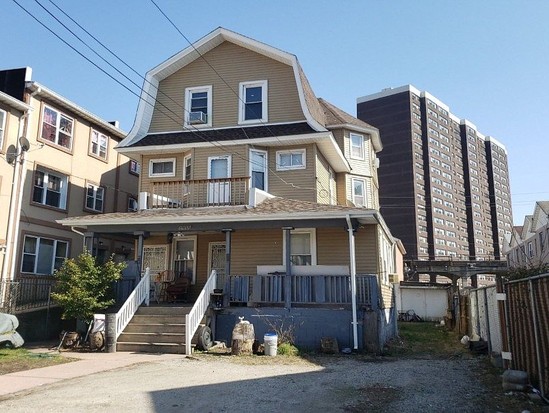 Single-family for Pre-foreclosure / auction Far Rockaway, Queens