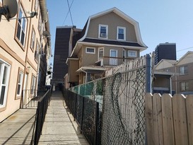 Home for Pre-foreclosure / auction Far Rockaway, Queens