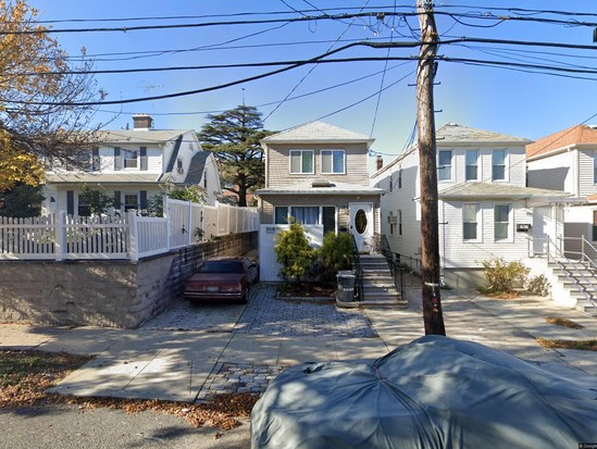 Multi-family for Sale Throggs Neck, Bronx