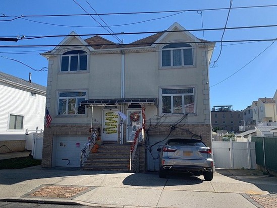 Single-family for Pre-foreclosure / auction Midland Beach, Staten Island