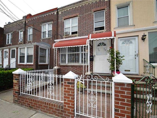 Single-family for Sale Astoria, Queens