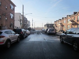 Home for Pre-foreclosure / auction Far Rockaway, Queens