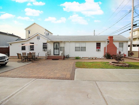 Single-family for Sale Midland Beach, Staten Island