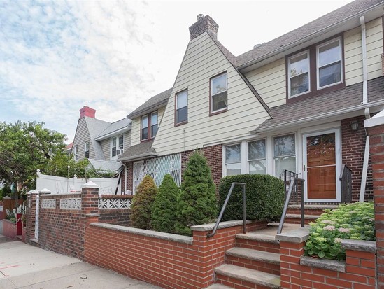 Single-family for Sale Jackson Heights, Queens