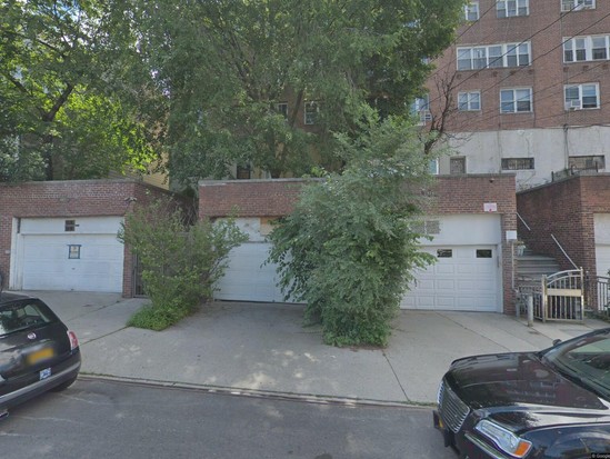 Single-family for Pre-foreclosure / auction Kingsbridge, Bronx