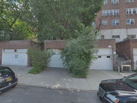 Home for Pre-foreclosure / auction Kingsbridge, Bronx