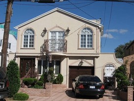 Home for Pre-foreclosure / auction Mill Basin, Brooklyn