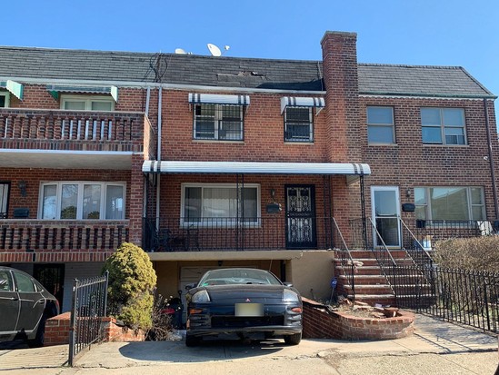 Single-family for Pre-foreclosure / auction Jackson Heights, Queens