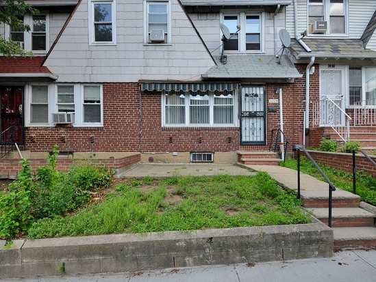 Single-family for Sale Jackson Heights, Queens