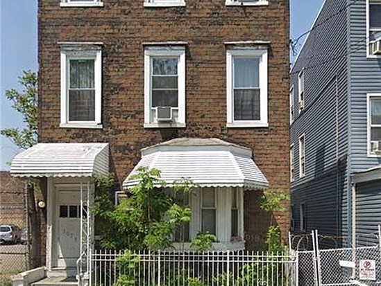 Multi-family for Sale Bedford Park, Bronx