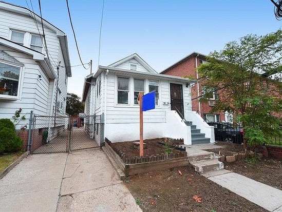 Single-family for Sale Schuyerville, Bronx