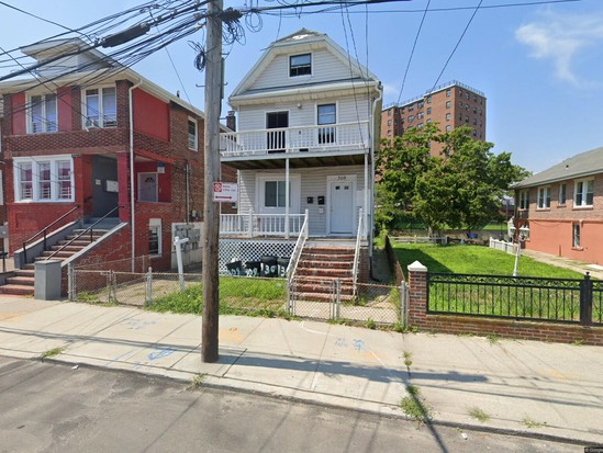 Multi-family for Pre-foreclosure Arverne, Queens