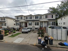 Home for Pre-foreclosure / auction Elm Park, Staten Island