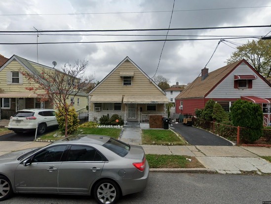 Single-family for Pre-foreclosure Baychester, Bronx