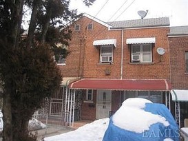 Home for Pre-foreclosure / auction Baychester, Bronx