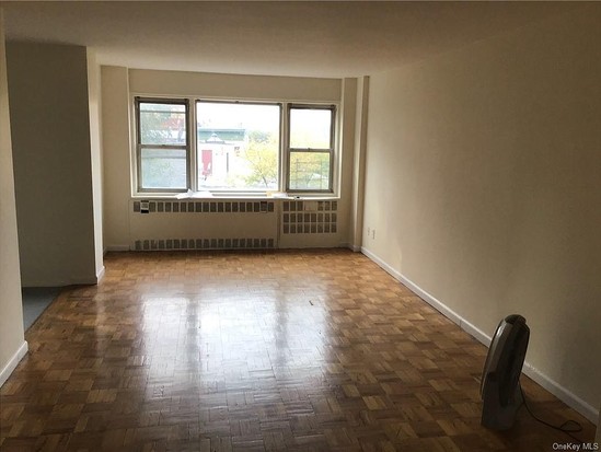 Condo for Sale Bedford Park, Bronx