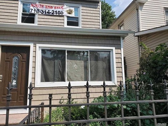 Single-family for Sale East Elmhurst, Queens