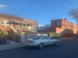 Home for Pre-foreclosure / auction East Elmhurst, Queens