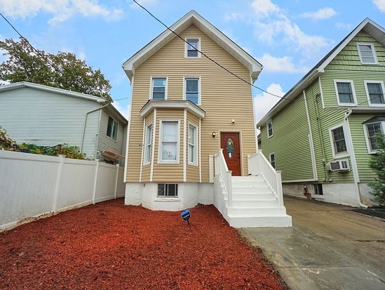 Single-family for Sale Elm Park, Staten Island