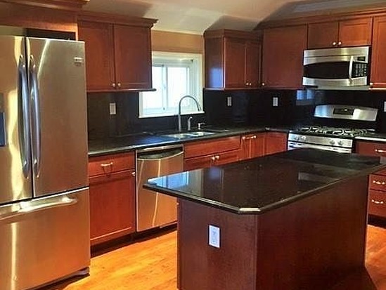 Multi-family for Sale Throggs Neck, Bronx