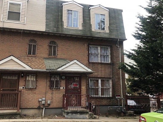 Single-family for Pre-foreclosure / auction Fordham, Bronx