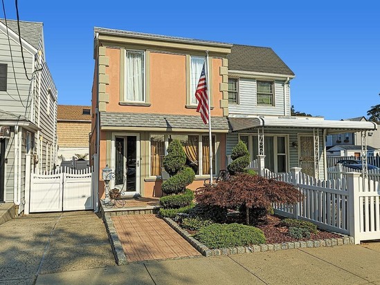 Single-family for Sale Marine Park, Brooklyn