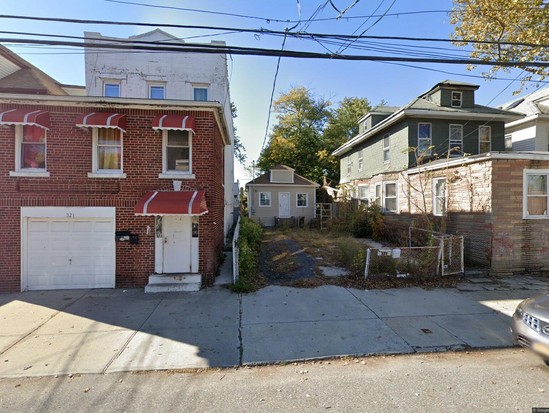 Single-family for Pre-foreclosure Soundview, Bronx