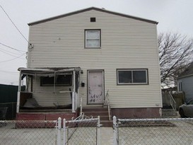 Home for Pre-foreclosure / auction Arverne, Queens