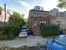 Home for Pre-foreclosure / auction Woodlawn, Bronx