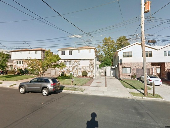 Single-family for Pre-foreclosure Eltingville, Staten Island