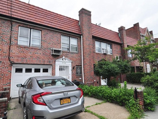 Townhouse for Sale Astoria, Queens