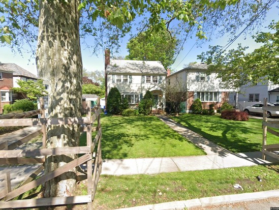 Single-family for Pre-foreclosure Flushing, Queens