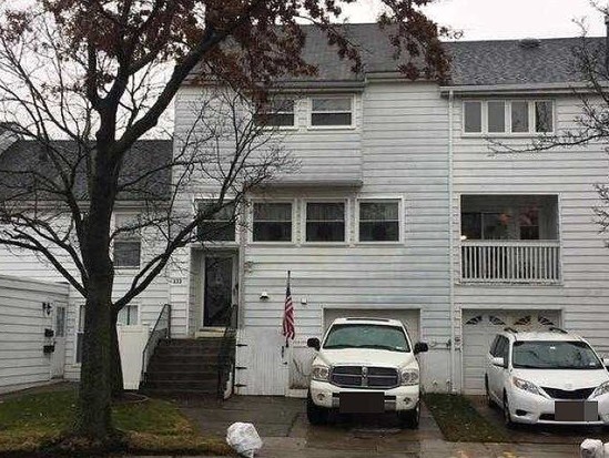 Townhouse for Foreclosed Huguenot, Staten Island