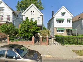 Home for Pre-foreclosure / auction Williamsbridge, Bronx