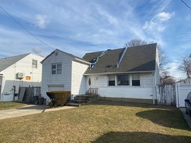 Home for Pre-foreclosure / auction Far Rockaway, Queens