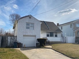 Home for Pre-foreclosure / auction Far Rockaway, Queens