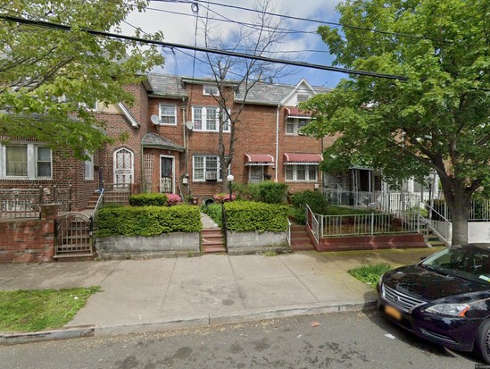 Single-family for Pre-foreclosure Laconia, Bronx