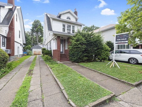 Single-family for Sale Midwood, Brooklyn