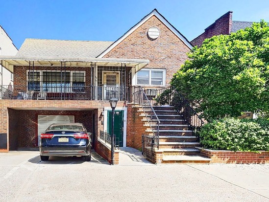 Townhouse for Sale Astoria, Queens