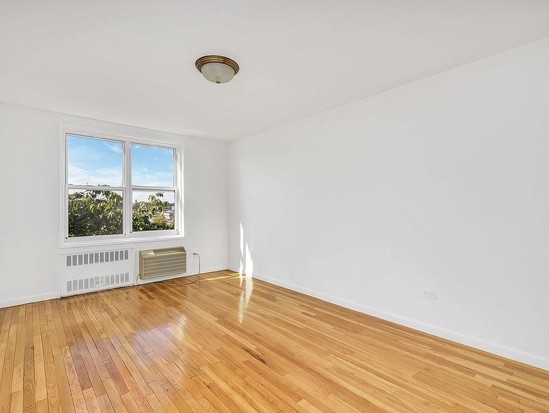 Condo for Sale Woodside, Queens