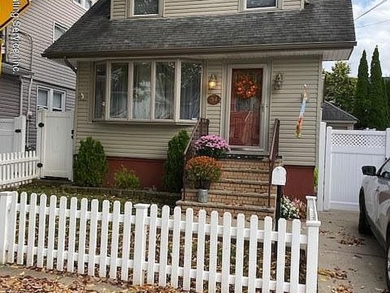 Single-family for Sale West Brighton, Staten Island