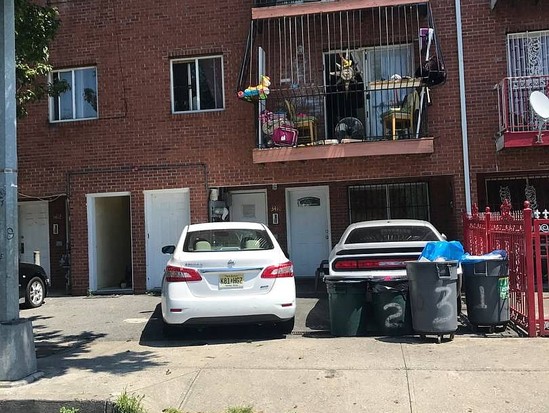 Single-family for Pre-foreclosure / auction Eastchester, Bronx